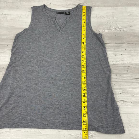 Tahari Gray Sleeveless V-Neck Lightweight Side Slit Blouse Shirt Medium - Picture 8 of 8